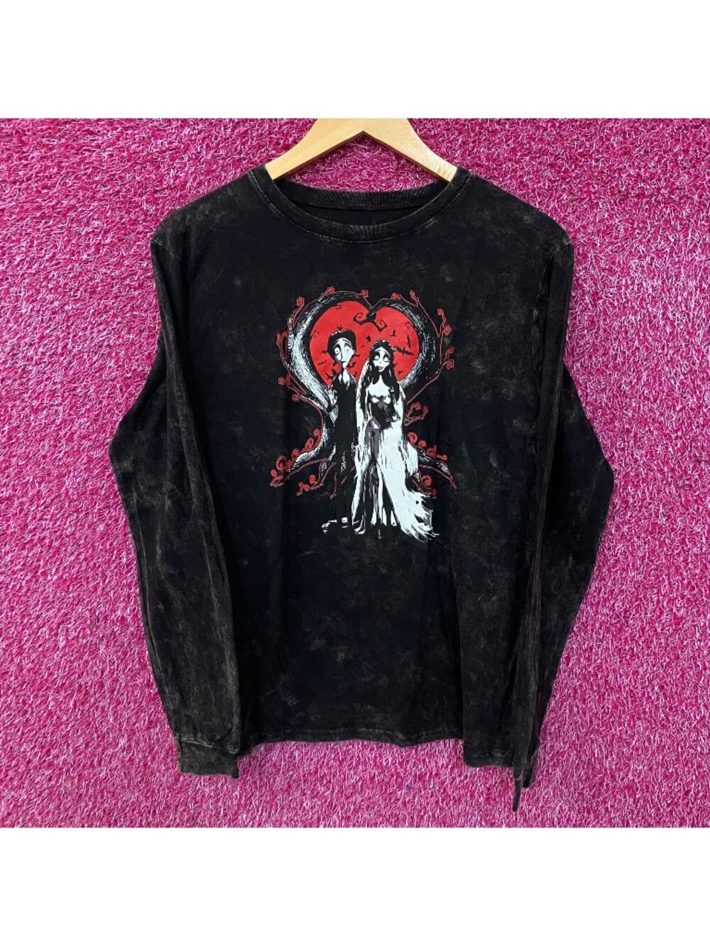 Tim Burton's Corpse Bride "Heart" Black Acid-Wash Long-Sleeve Graphic T-Shirt Me
